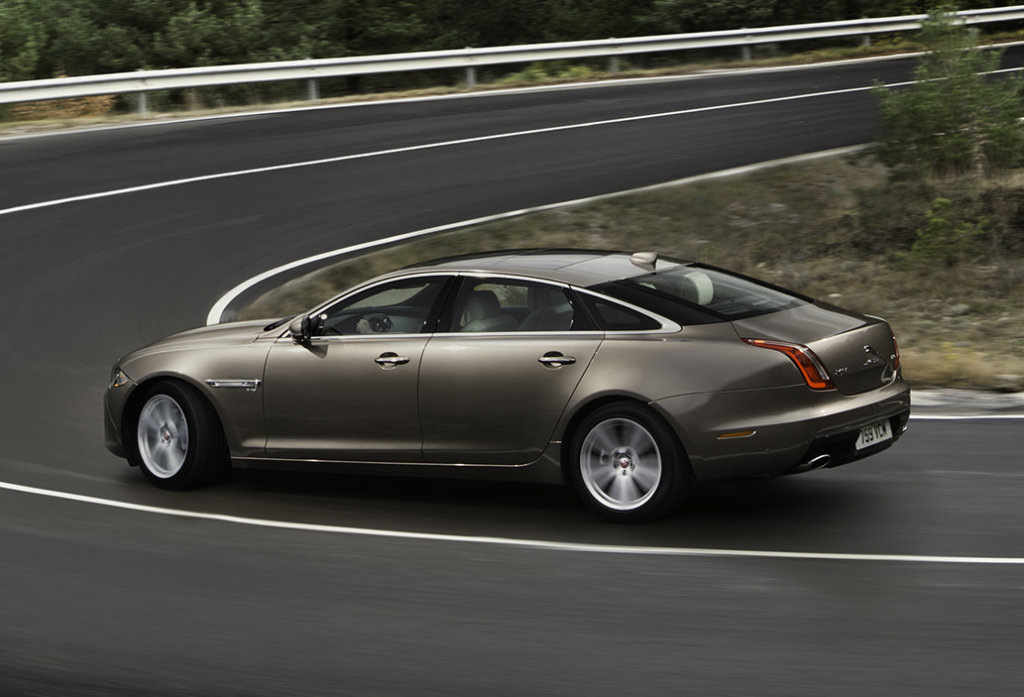 Review van de vlaggenschip-sedan Jaguar XJ
