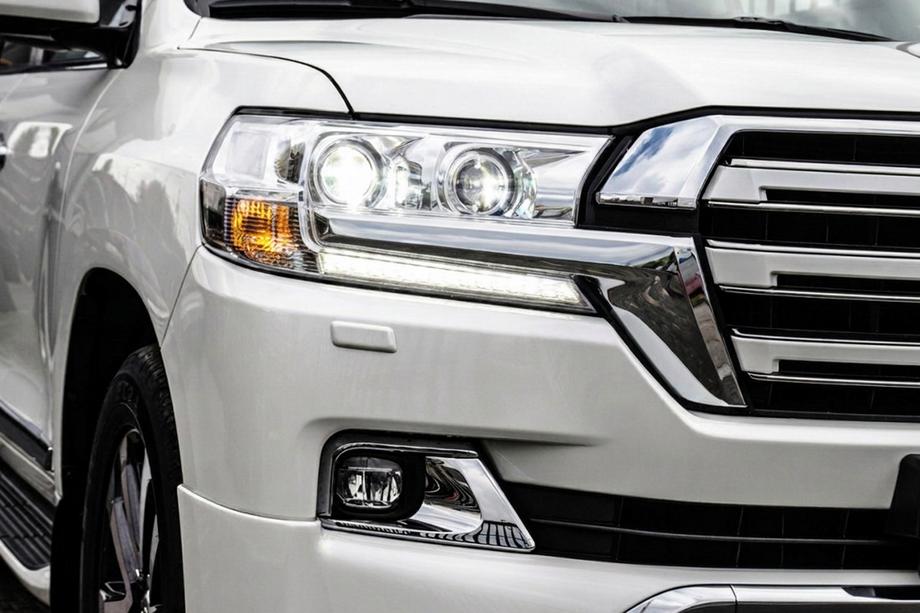 Toyota Land Cruiser 200 2007–2021 Koplampen 2016+ (Standaard) Image