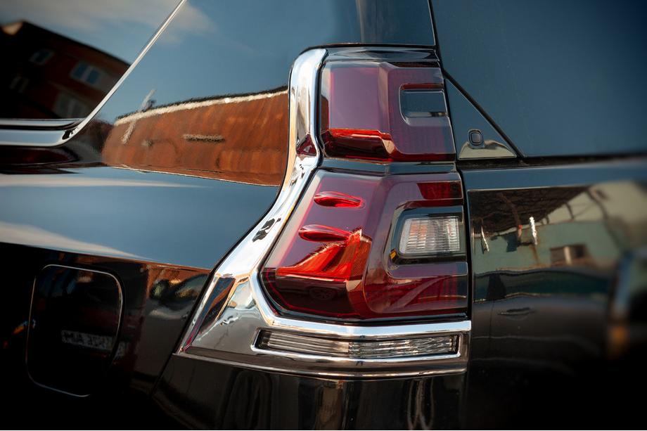 Toyota Land Cruiser Prado 150 2009–2023 Chromen achterlichtcovers V1 (2 stuks, 2018+) Image