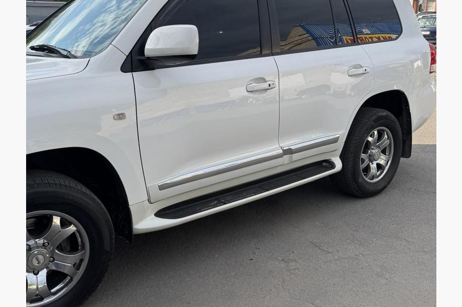 Toyota Land Cruiser 200 2007–2021 Set deurstrips (2008-2016) Foto 6