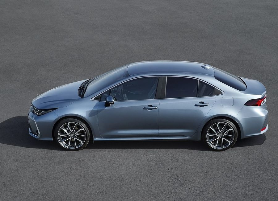 Review van de Toyota Corolla sedan van de twaalfde generatie
