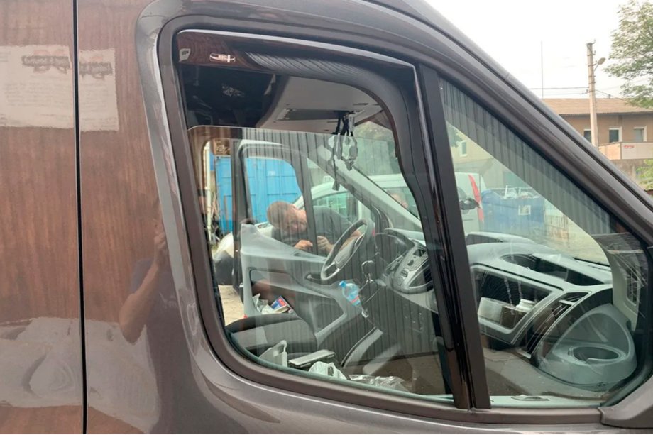 Ford Transit 2014– Insteek raamwindschermen (2 st., HIC) Foto 1