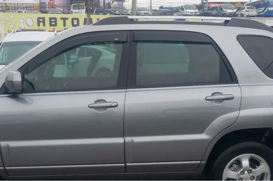 Kia Sportage 2004–2010 Raamdeflectoren (4 stuks, HIC) Foto 3