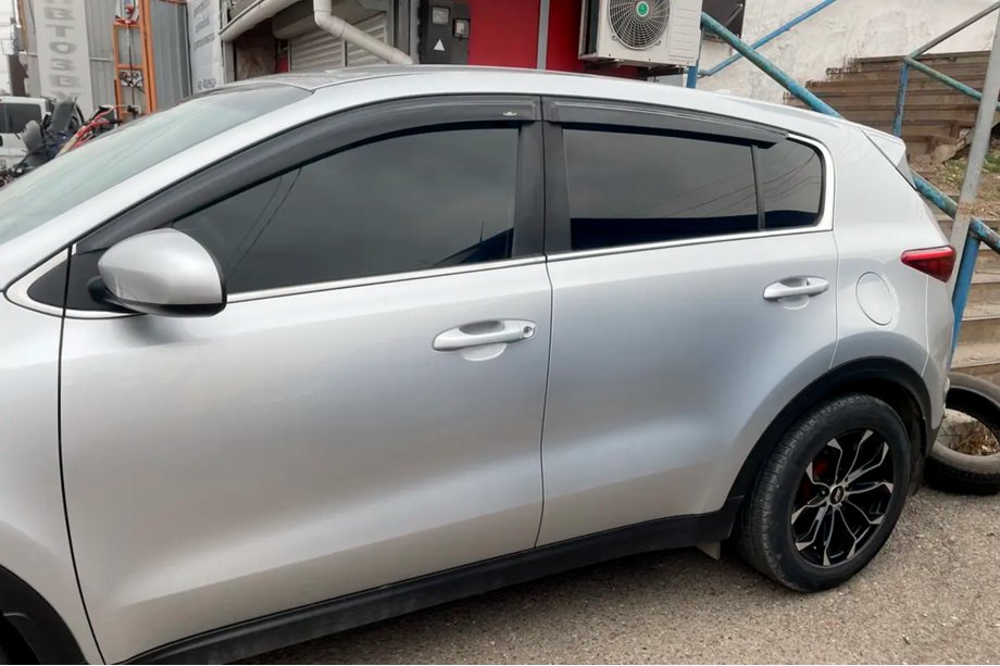 Kia Sportage 2015–2021 Raamdeflectoren (4 stuks, HIC) Foto 7