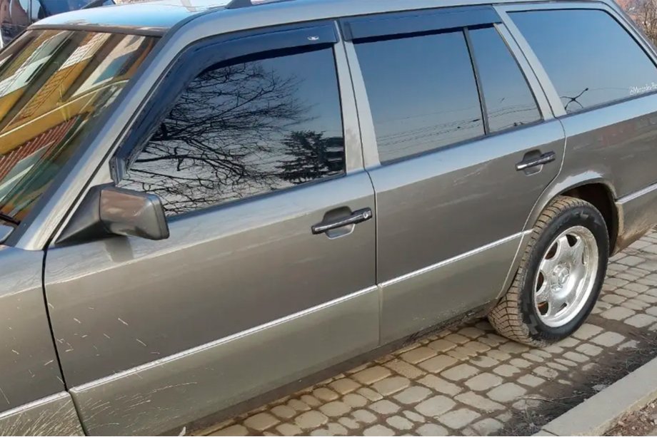 Mercedes E-class W124 1984–1997 Raamdeflectoren SW (4 stuks, HIC) Image