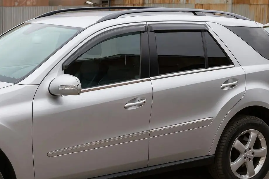 Mercedes ML W164 2005–2011 Raamdeflectoren (4 stuks, HIC) Foto 1