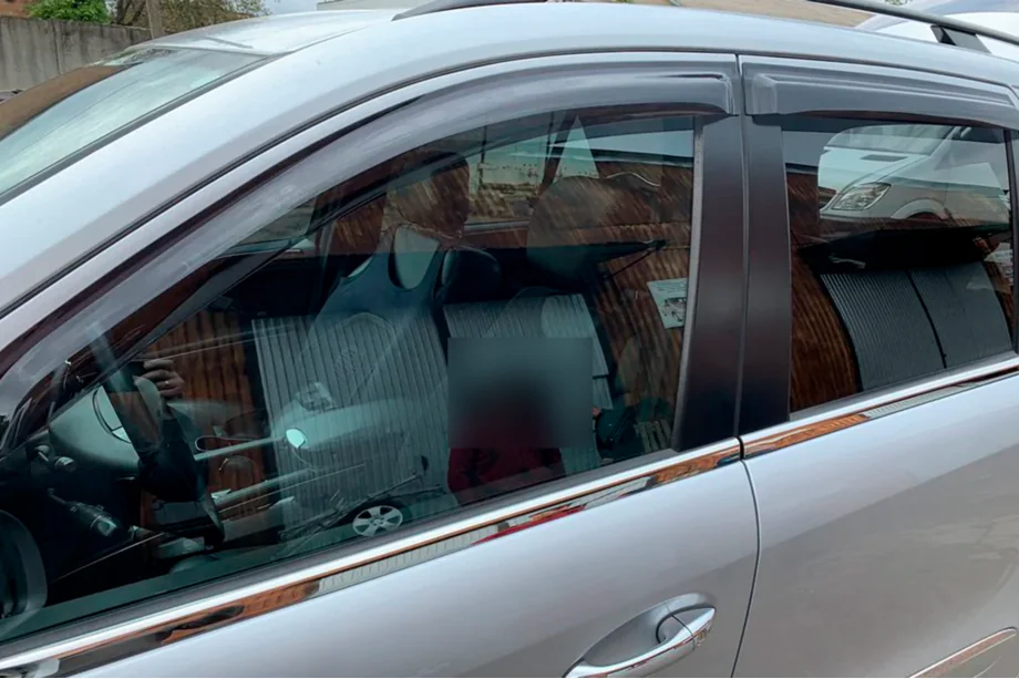 Mercedes ML W164 2005–2011 Raamdeflectoren (4 stuks, HIC) Foto 11