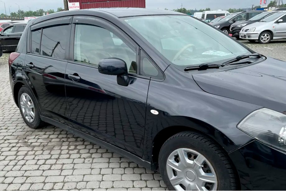 Nissan Tiida 2004–2011 Raamwindschermen HB (set 4 stuks, HIC) Image