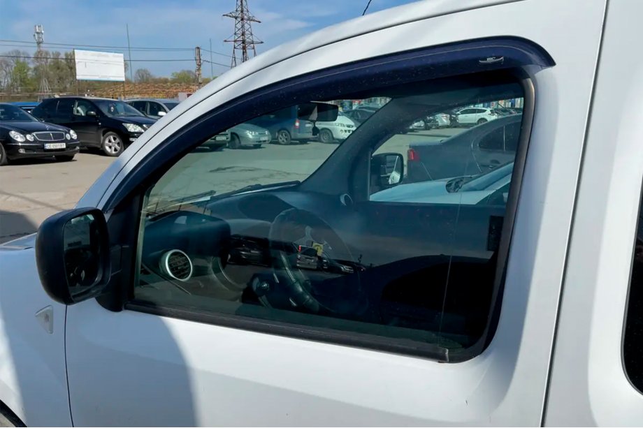 Renault Kangoo 2008–2020 Raamwindschermen (2 st., HIC) Foto 2