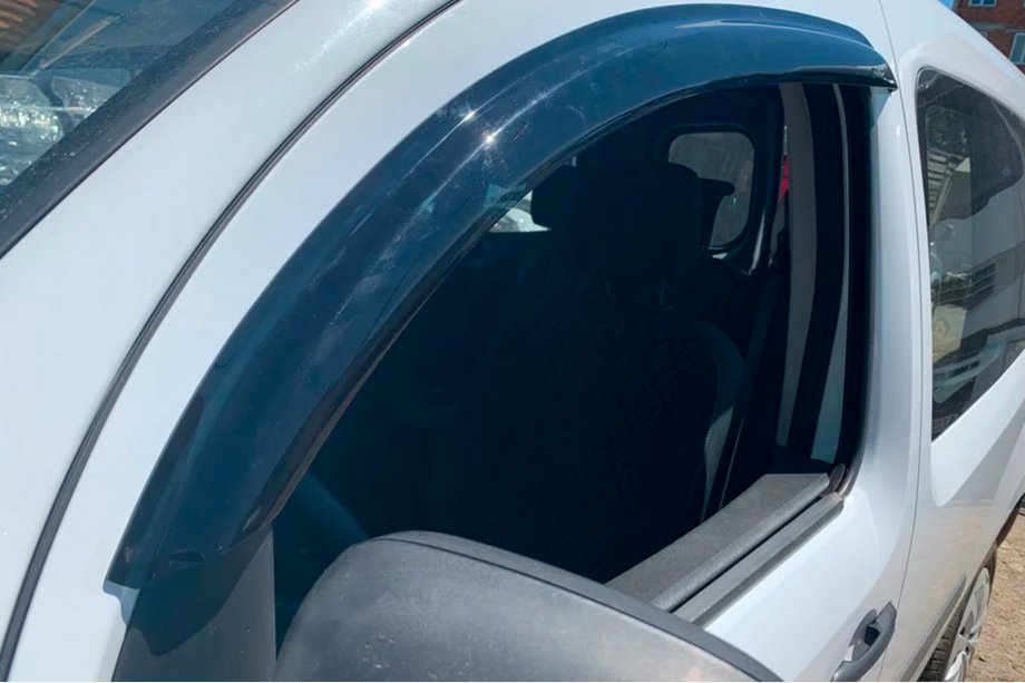 Renault Kangoo 2008–2020 Raamwindschermen (2 st., HIC) Foto 9