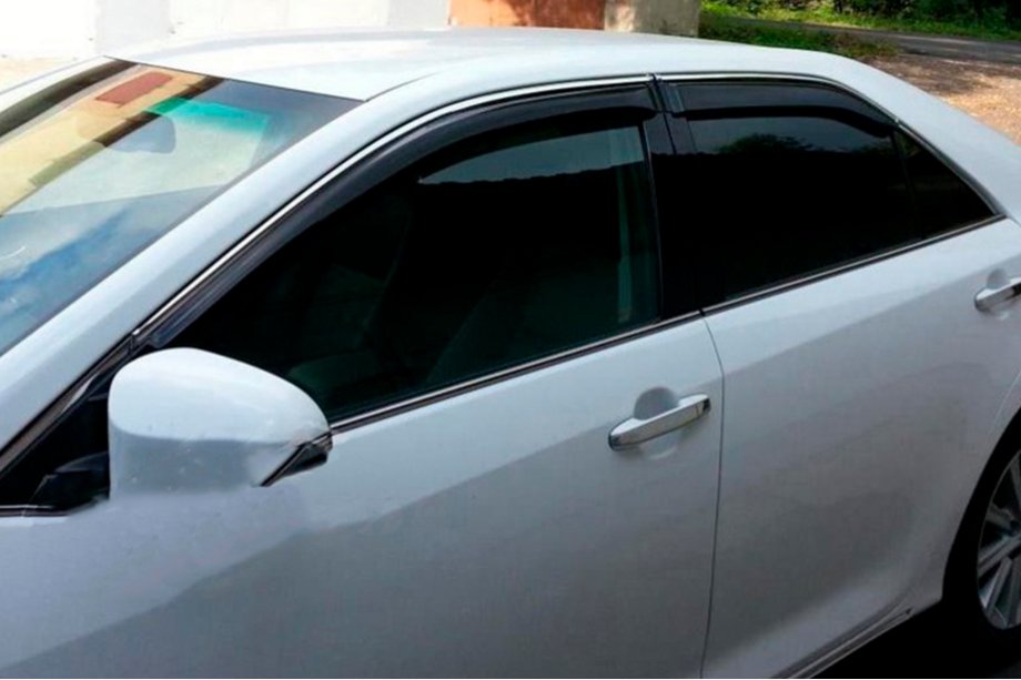 Toyota Avensis 2009–2018 Raamwindschermen met chroomstrip SD (4 st., HIC) Image