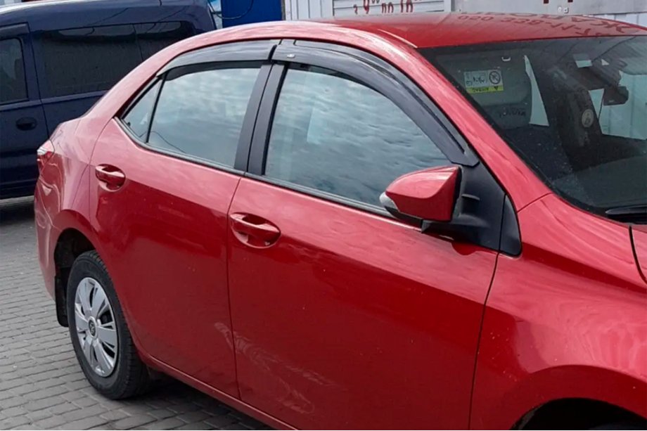Toyota Corolla 2013–2019 Raamdeflectoren (4 stuks, HIC) Image