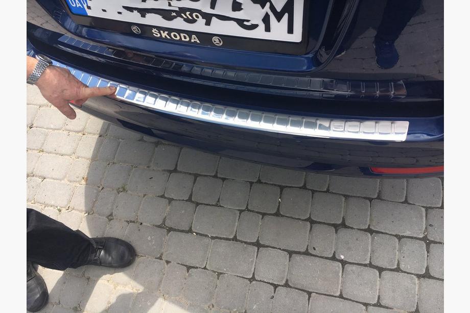 Mercedes E-klasse W212 2009–2016 Achterbumperlijst Carmos (SW, RVS) Foto 3
