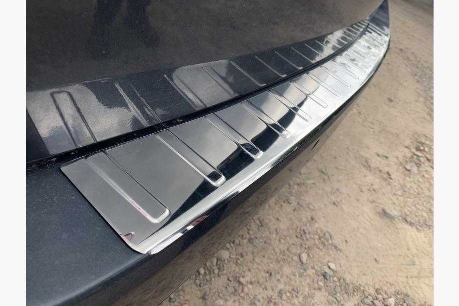 Mercedes E-klasse W212 2009–2016 Achterbumperlijst Carmos (SW, RVS) Foto 7