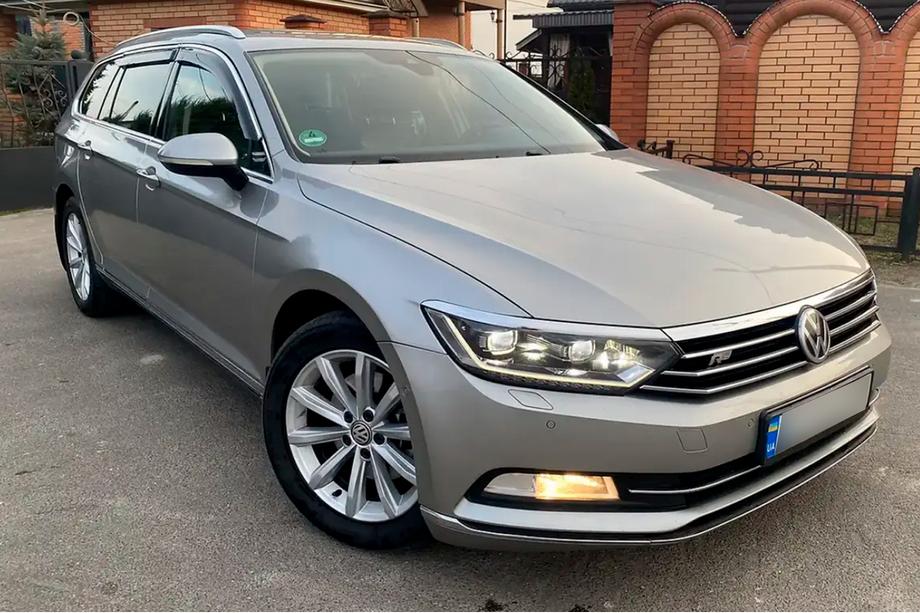 Volkswagen Passat B8 2015–2023 Raamdeflectoren met chroom sierlijst Variant (set 4 stuks, HIC) Foto 1