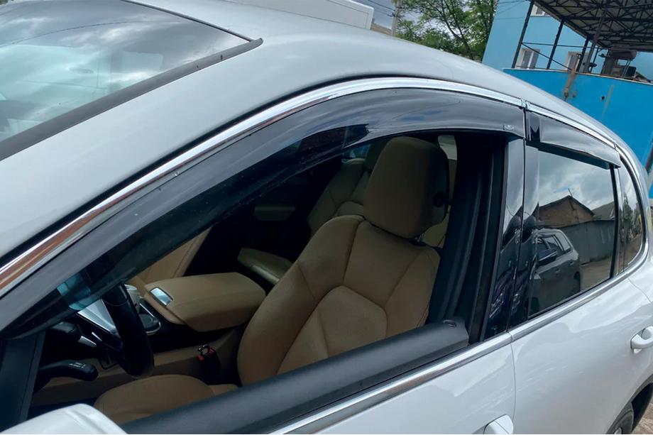 Volkswagen Touareg 2010–2018 Raamdeflectors met chroomstrip (4 stuks, HIC) Foto 9