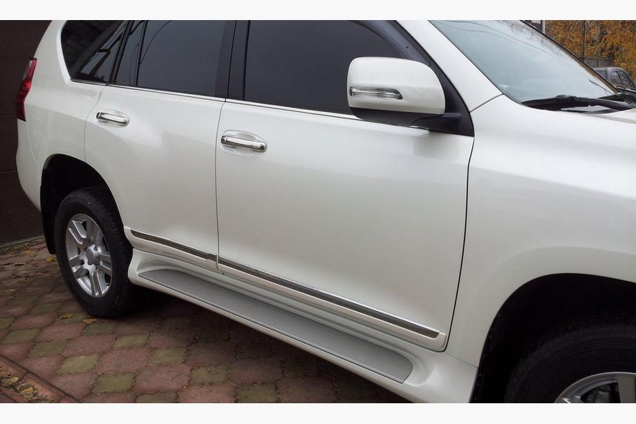 Toyota Land Cruiser Prado 150 2009–2023 Spiegelkappen (met richtingaanwijzer, 2014-stijl) Zwarte kleur Foto 2