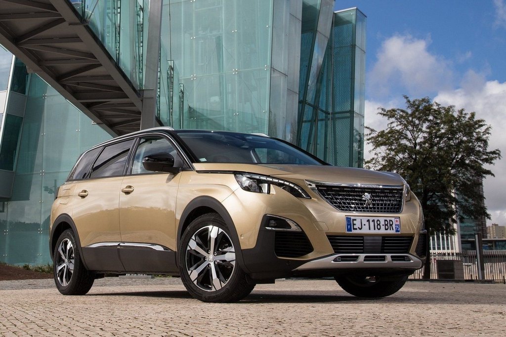 Review van de tweede generatie Peugeot 5008-crossover
