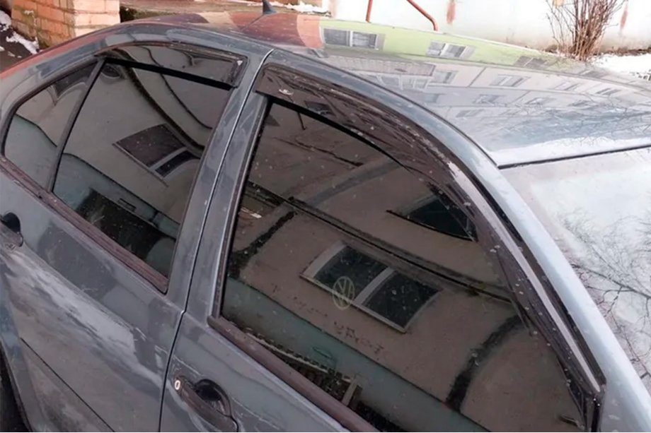 Volkswagen Bora 1998–2004 Raamdeflectoren (4 stuks, HIC) Image
