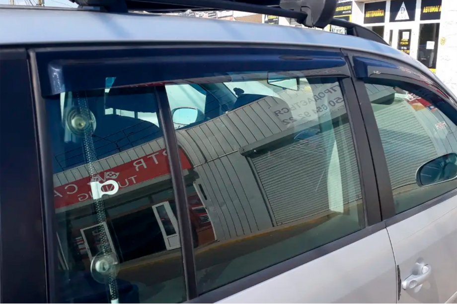 Volkswagen Touran 2003–2010 Raamdeflectoren (4 stuks, HIC) Foto 15