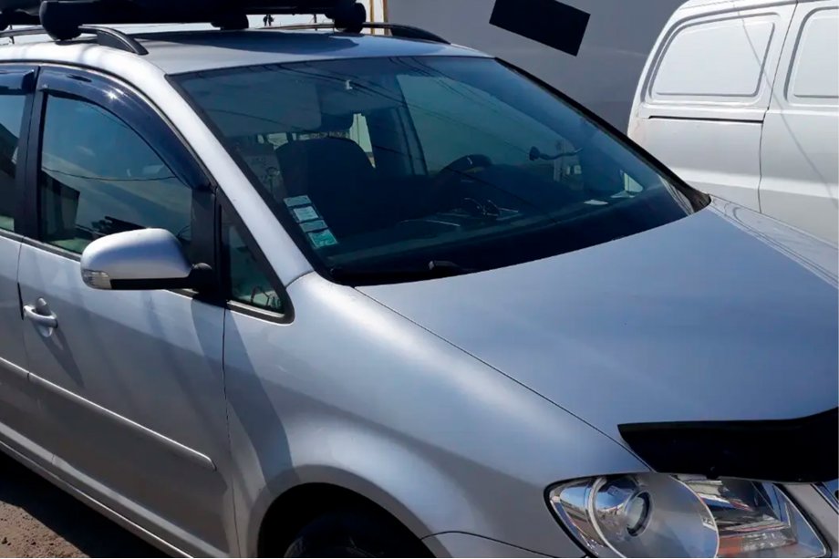 Volkswagen Touran 2003–2010 Raamdeflectoren (4 stuks, HIC) Foto 16