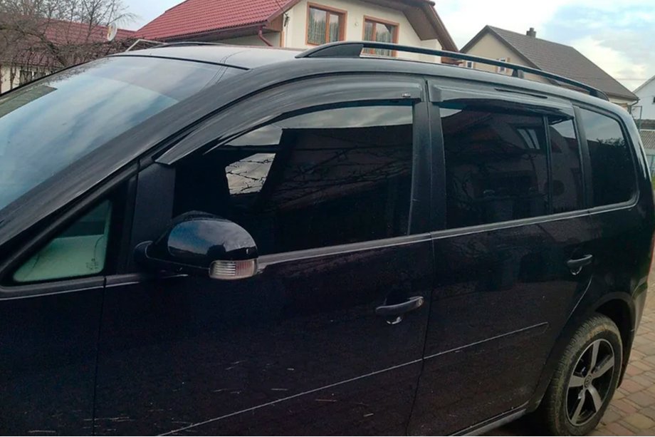 Volkswagen Touran 2003–2010 Raamdeflectoren (4 stuks, HIC) Foto 8