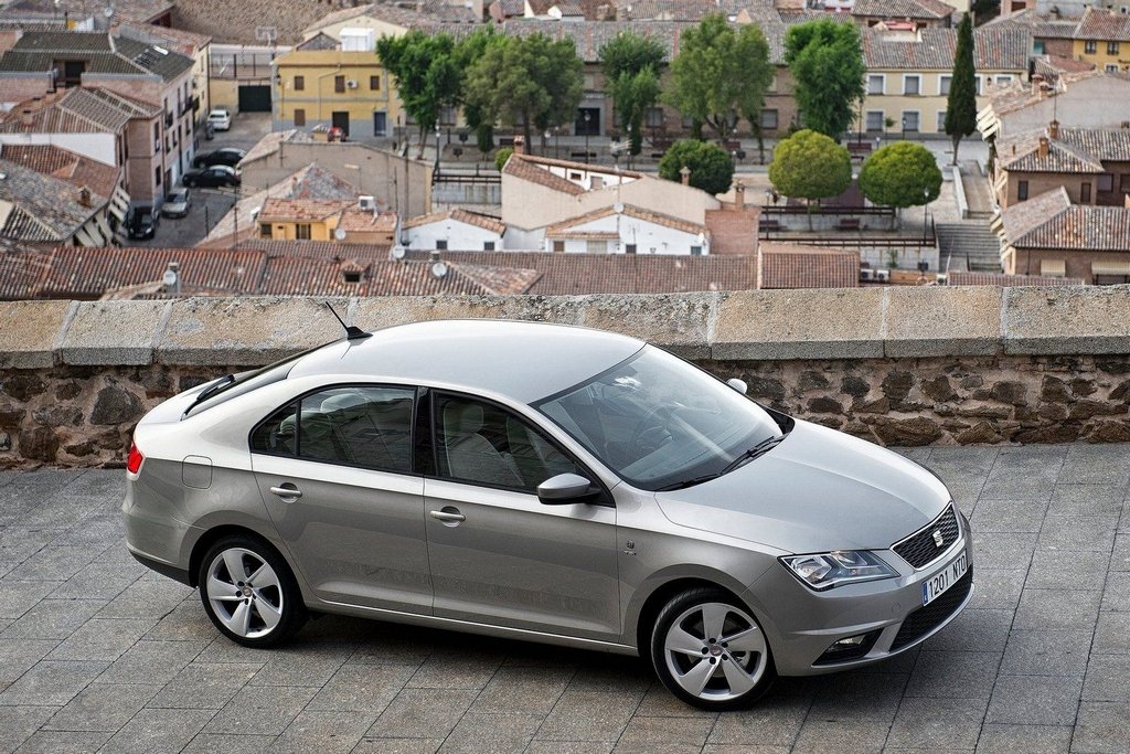 Review van de Seat Toledo liftback
