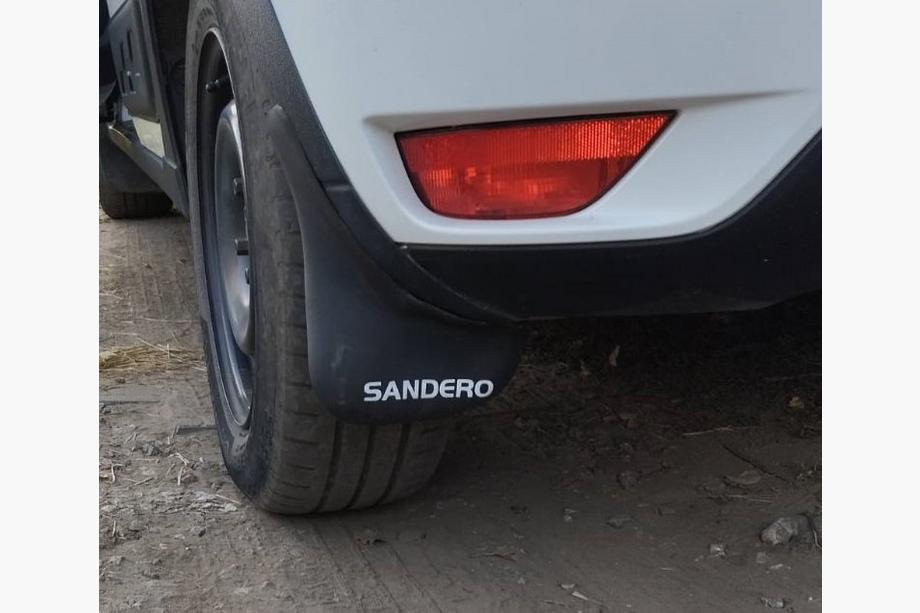Renault Sandero 2013–2022 Achterspatlappen (2 stuks) Foto 3