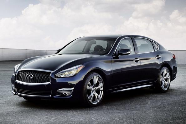 Test van de zakelijke sedan Infiniti Q70