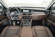 Review van de compacte crossover Alfa Romeo Stelvio foto 9