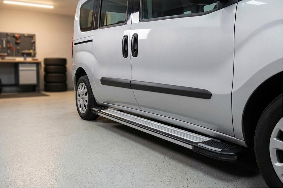 Fiat Doblo II 2010–2022 Rainbow side steps (2 stuks, aluminium) Image