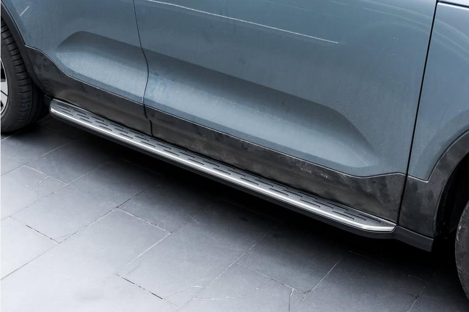 Volvo XC40 2018– Originele side steps (2 stuks) Image