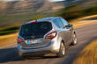 Review van de compacte minivan Opel Meriva B foto 11