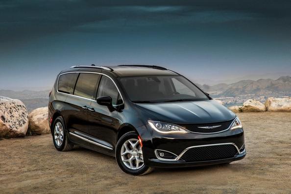 Volledig formaat zevenzits minivan Chrysler Pacifica