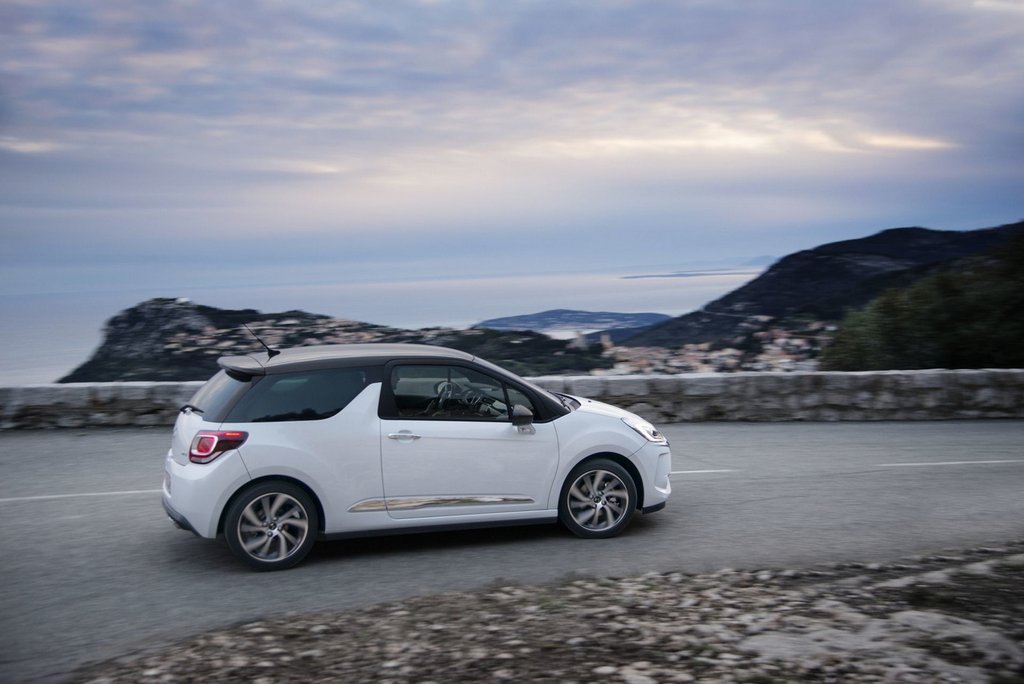 Driedelige compacte hatchback Citroen DS3