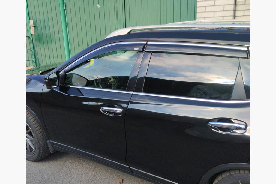 Nissan X-trail T32/Rogue 2014–2021 Raamwinddeflectoren met chroomlijst (4 stuks, Niken) Image