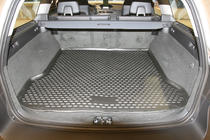 Volvo XC70 2007–2013 Rubberen kofferbakmat (Novline) foto 2