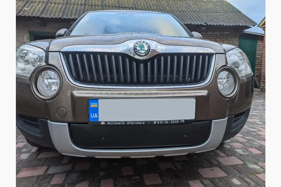 Skoda Yeti 2009–2017 Winterafdekking voor grille (onder, 2009-2013) Image