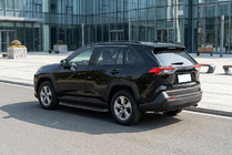 Toyota Rav 4 2019–2025 Side steps Tayga Black (2 stuks, aluminium) foto 1