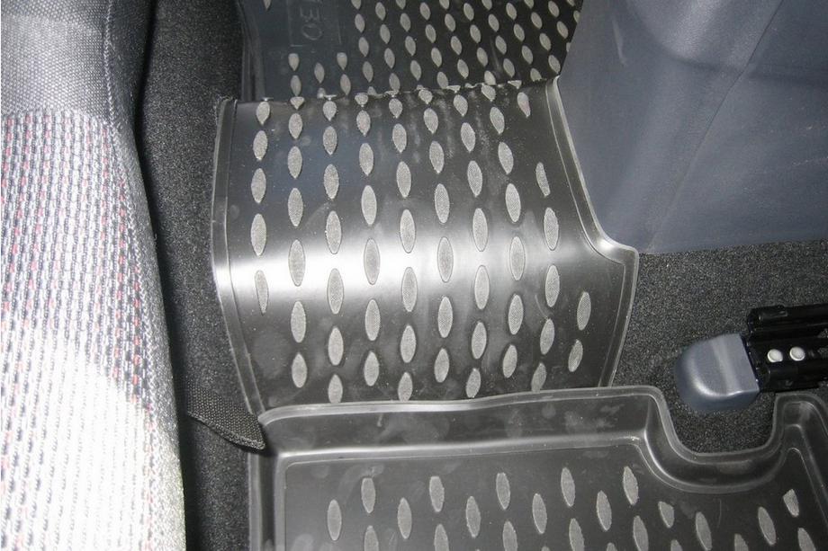 Hyundai I-30 2007–2011 Rubberen vloermattenset voor interieur (4 stuks, Novline) Foto 5