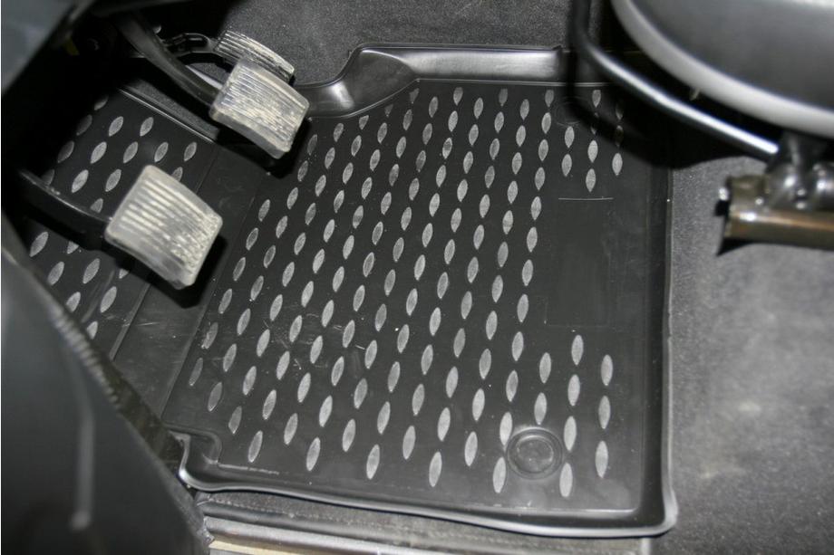 Land Rover Defender 1986–2016 Rubberen vloermatten voor het interieur (3 stuks, Novline) 110/5D Foto 2