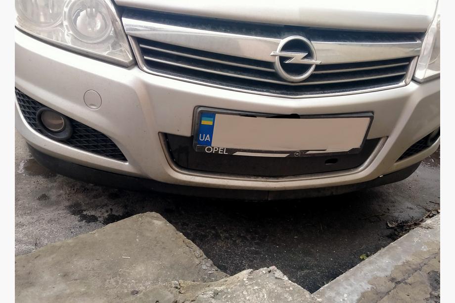 Opel Astra H 2004–2013 Wintergrille (2007+) Mat Image