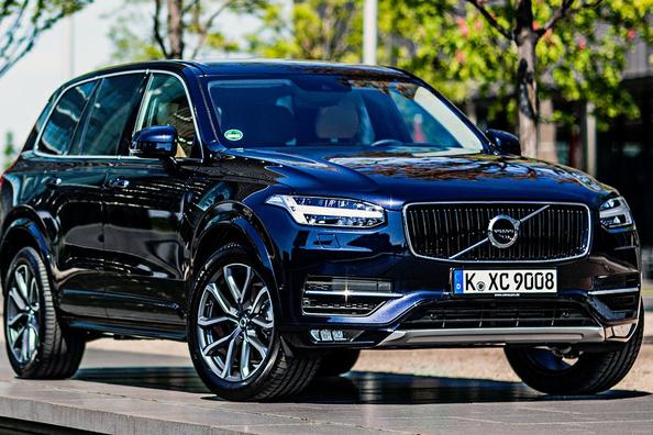 Middelgrote Volvo XC90-crossover van de tweede generatie