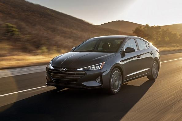 Compacte sedan Hyundai Elantra in vernieuwde vorm