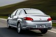 Test van de compacte sedan Peugeot 408 foto 4