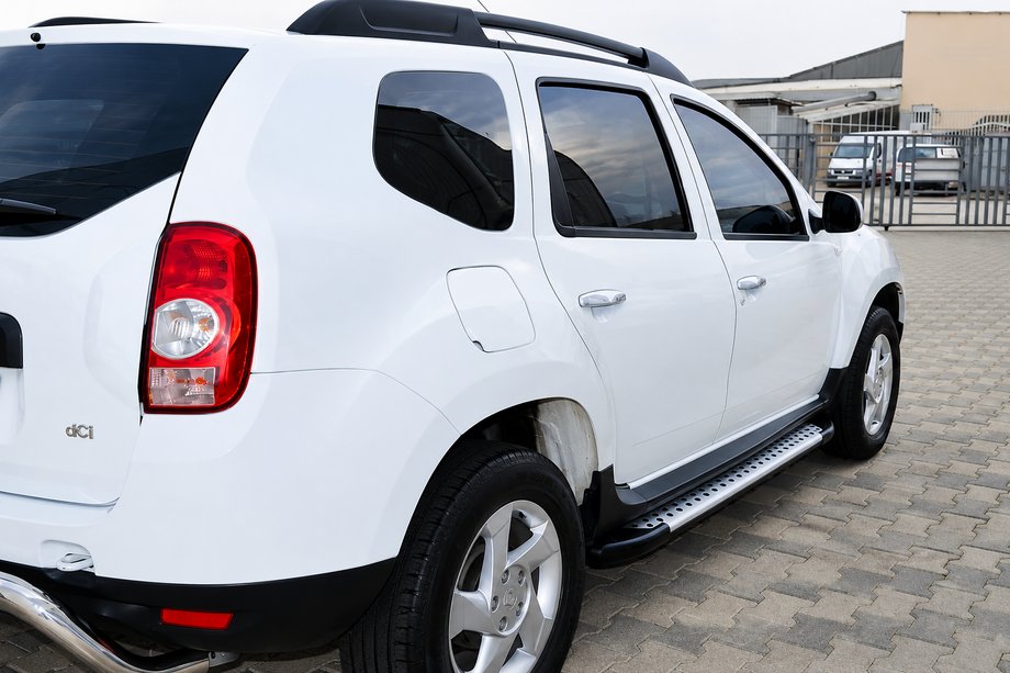 Dacia Duster 2008–2018 Side steps X5-type (2 stuks, aluminium profiel) Image
