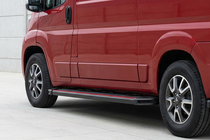 Citroen Jumper 2007–2025 Side steps Maya Red (2 stuks, aluminium) Lange wielbasis foto 1