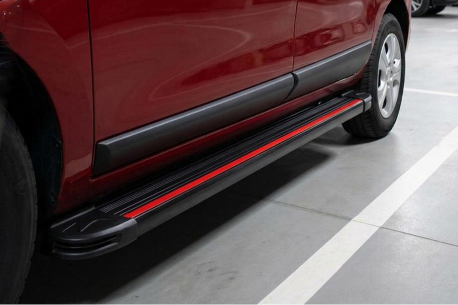 Dacia Dokker 2013–2022 Side steps Maya Red (2 stuks, aluminium) Image