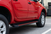 Fiat Fullback 2016– Side steps Maya Red (2 stuks, aluminium) foto 1