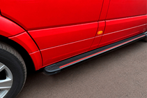 Mercedes Sprinter W906 2006–2018 Side steps Maya Red (2 stuks, aluminium) Lang/Extra lang foto 4